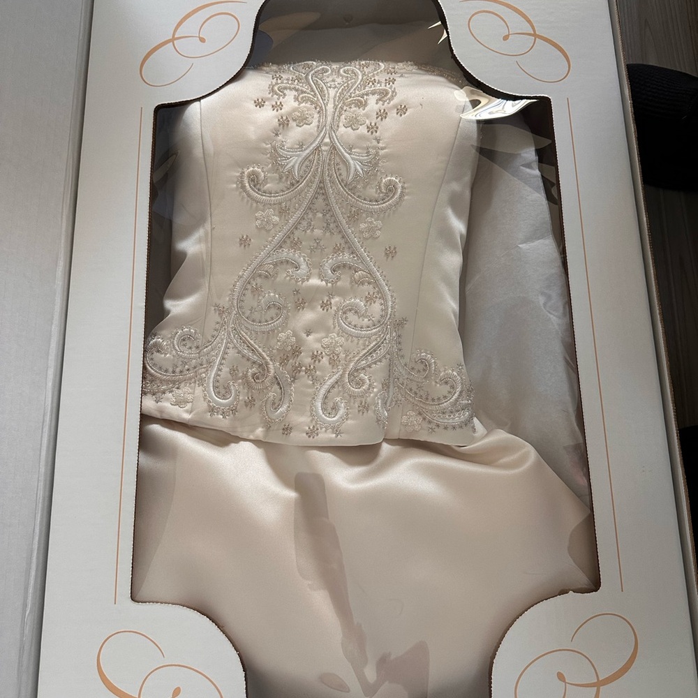 Oleg Cassini Cream Wedding Dress